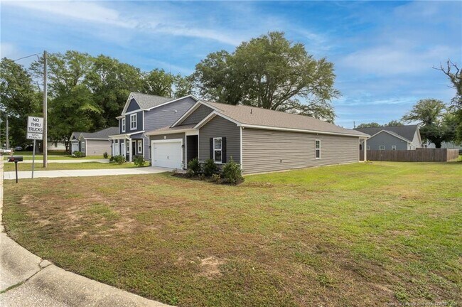 Building Photo - 1213 Branson St