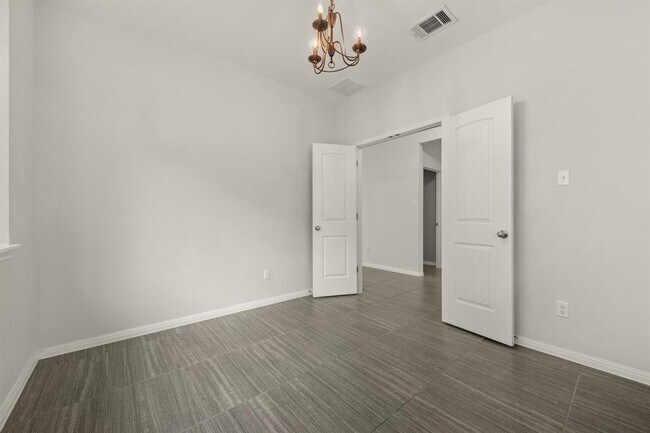 Building Photo - 604 Palmilla St