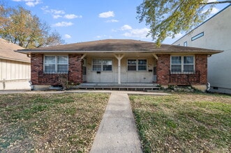Building Photo - 4723-4725 MERCIER