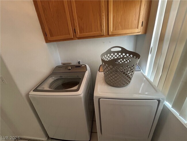 Building Photo - 6672 Golden Pond Cir