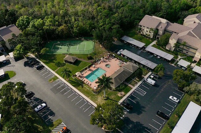 Building Photo - ** 2/2 First Floor Condo ~ Cross Creek ~ R...