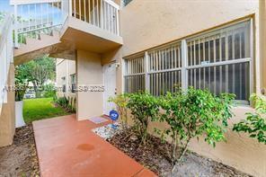 Building Photo - 1018 Twin Lakes Dr