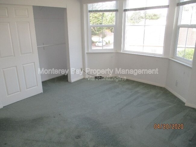 Building Photo - 61 Glen Lake Dr