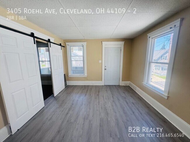 Building Photo - 3405 Roehl Ave