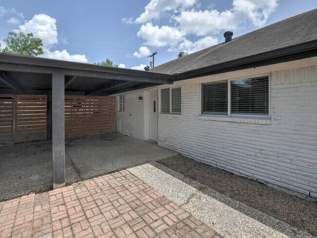 Building Photo - 1947 Ojeman Rd