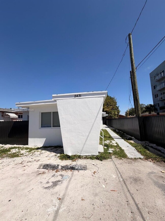 Building Photo - 2431 NW 23rd St