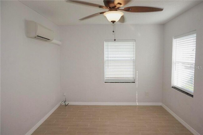 Building Photo - 14026 E Parsley Dr