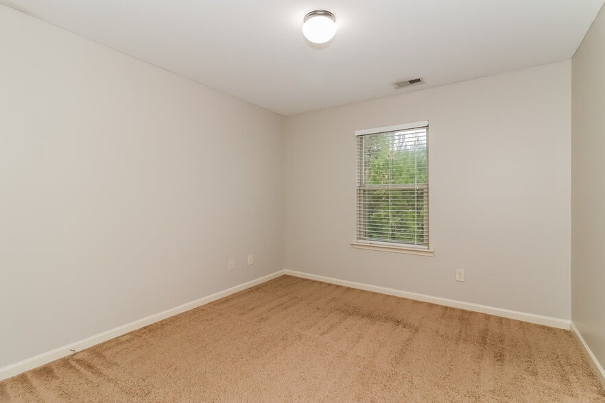 Building Photo - 38 Hamil Ct NW