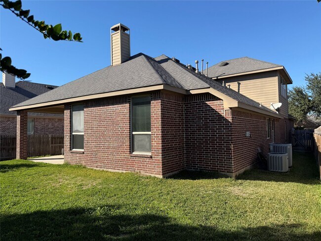 Building Photo - 29015 Davenport Dr