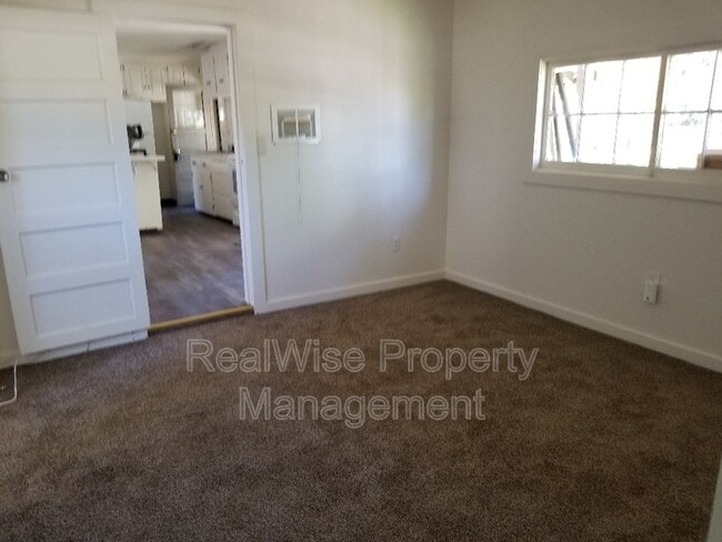 Building Photo - 1483 Fruitdale Dr