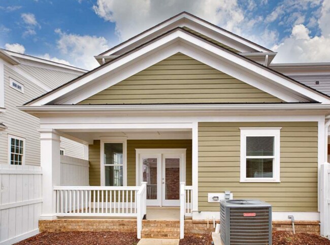 Building Photo - Pre-leasing for an April Move in-TOWN MADISON