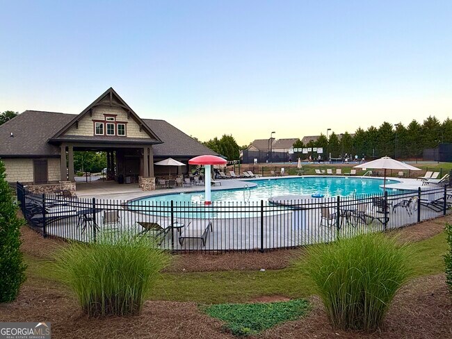 Building Photo - 5115 Breezewood Cir