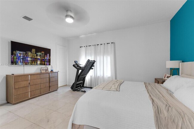 Building Photo - 17805 SW 114th Ct