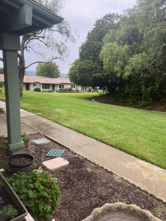 Building Photo - 55+ Home in Oceana Mission 1, Private End Unit!