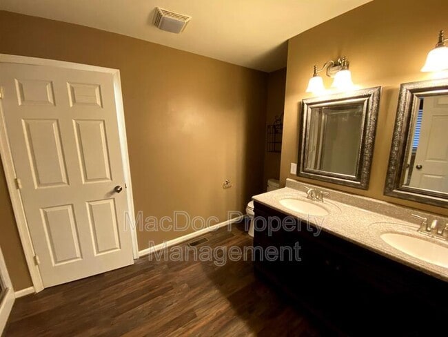 Building Photo - 1265 Ullainee Rd