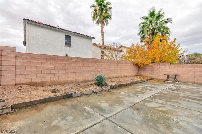 Building Photo - 11893 Bella Luna St