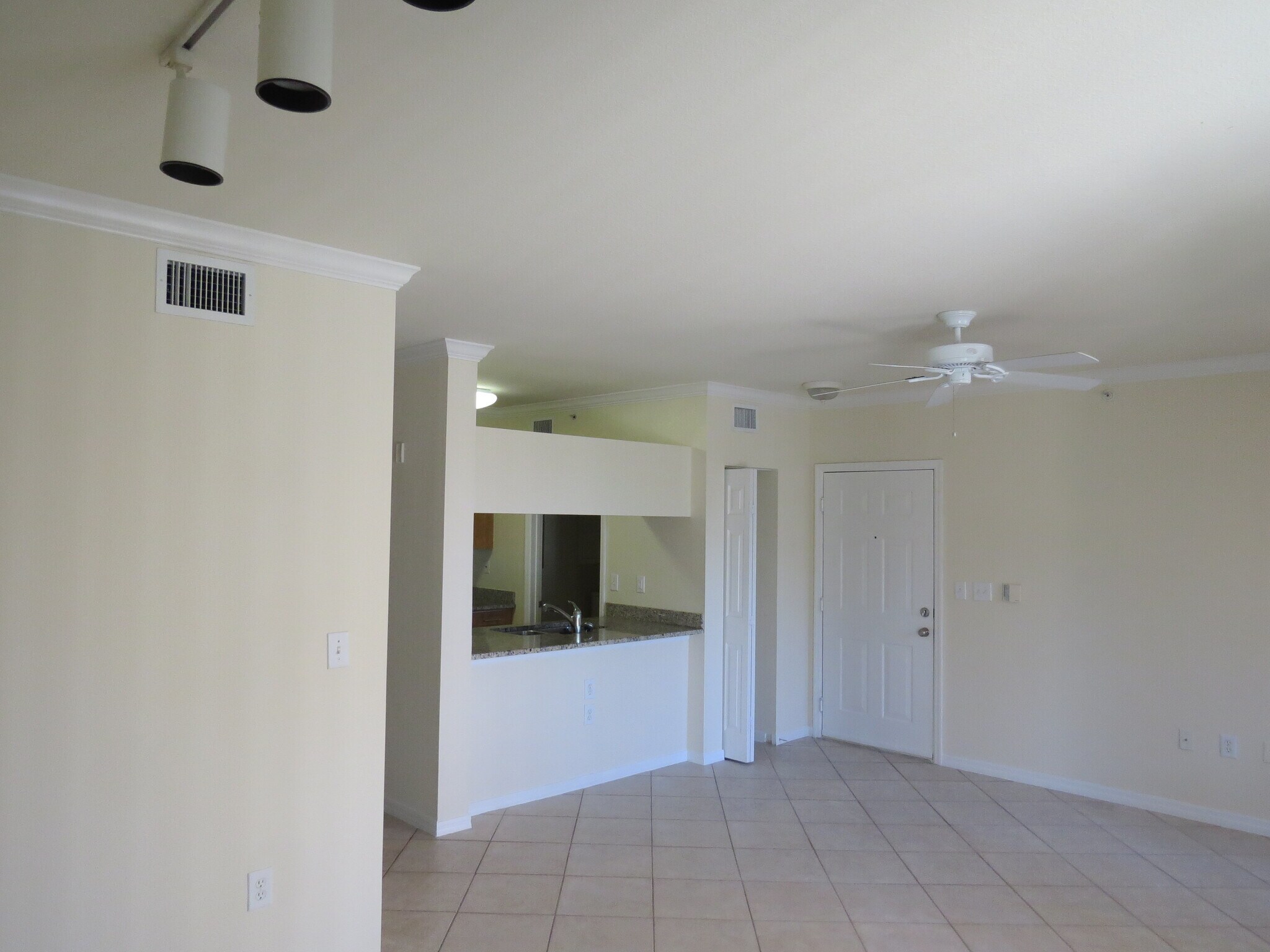 Building Photo - 6559 Emerald Dunes Dr