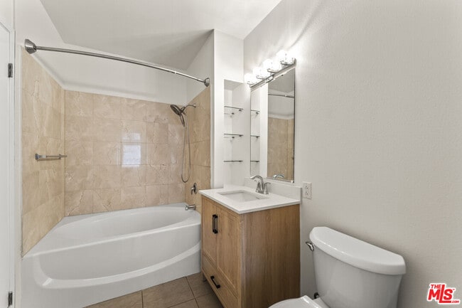 Building Photo - 388 E Ocean Blvd