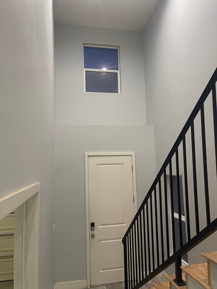 Building Photo - 12662 Bradley Ave