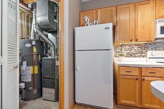 Building Photo - 9649 Alvarado Ln N