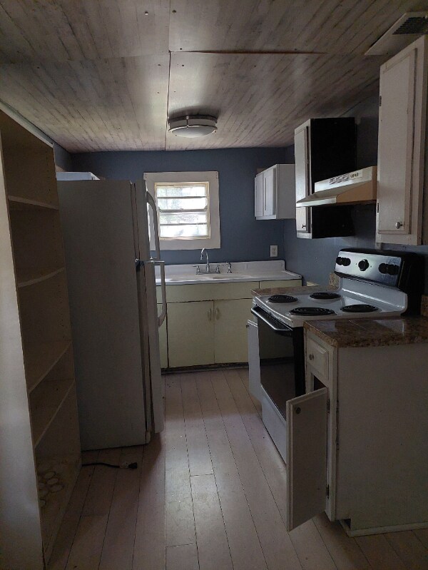 Building Photo - 509 Marine St