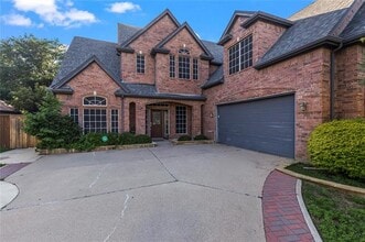 Building Photo - 5517 Greenview Ct