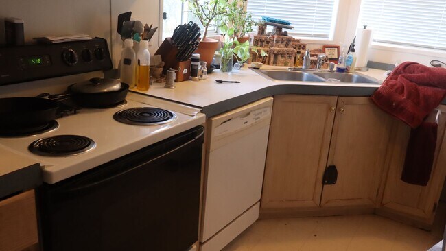 Building Photo - NICE MANUFACTURED HOME!