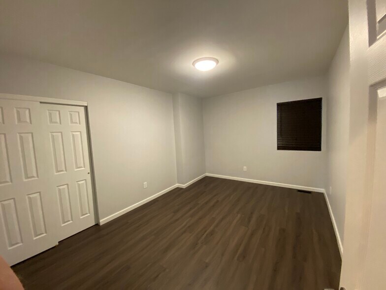 Building Photo - 55 Woodhull Rd