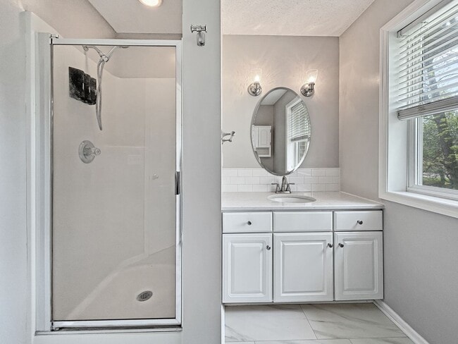 Building Photo - 8449 Forestview Ln N