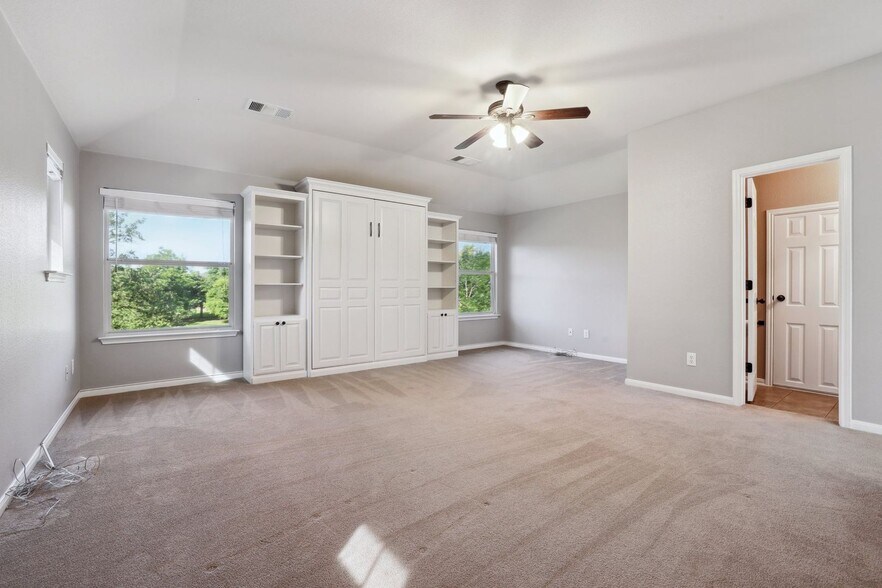 Building Photo - 3700 Harvey Penick Dr