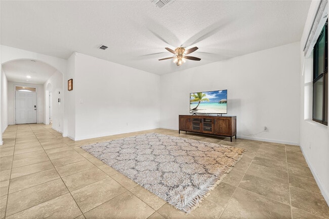 Building Photo - 6295 NW Regent St