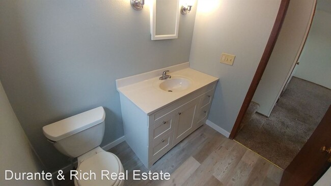 Building Photo - 3 br, 2 bath House - 5007 N 106th St