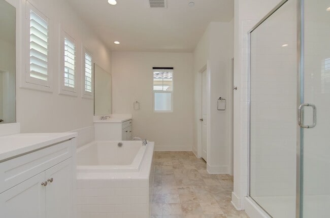 Building Photo - Gated 2017-Build Single Family Home for Re...