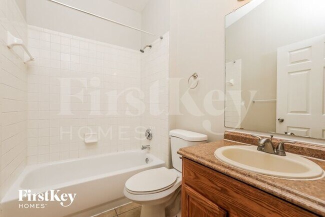 Building Photo - 7511 Groveoak Dr