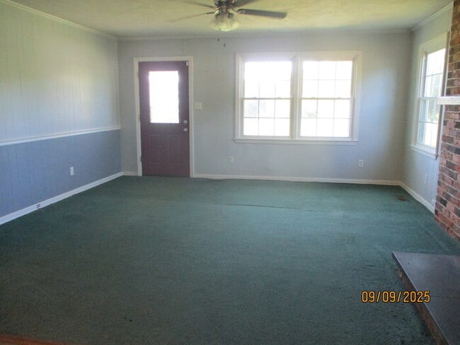 Building Photo - 1040 Hugo Dr