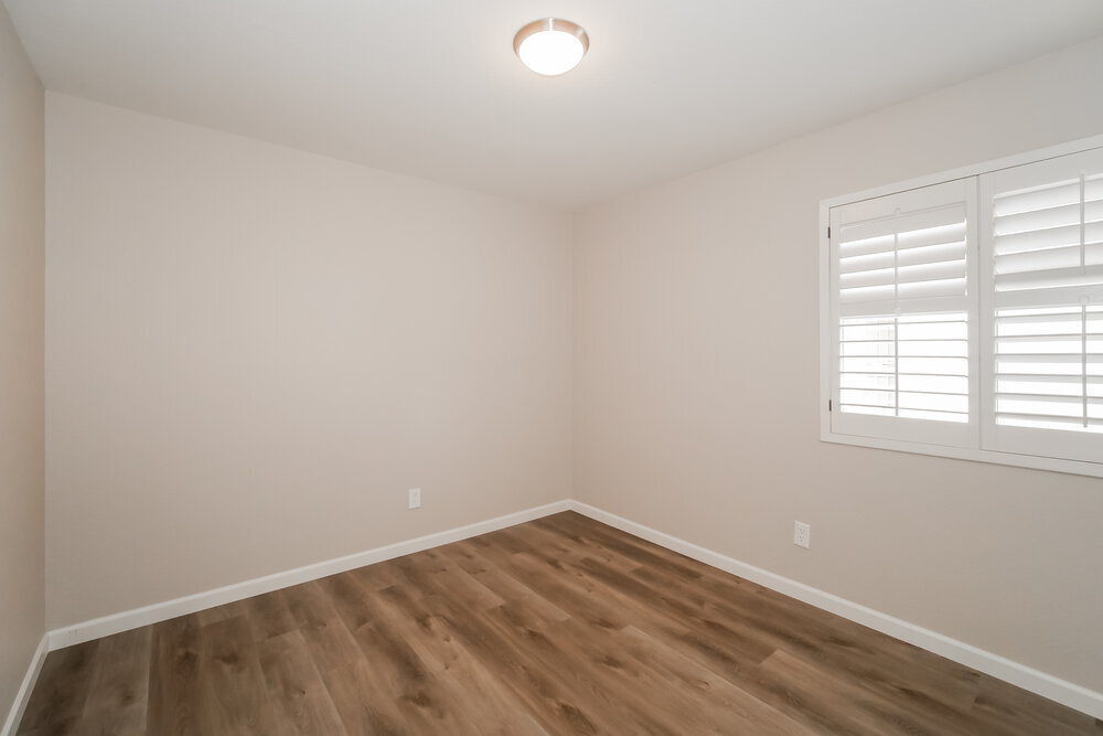 Building Photo - 3424 E Wahalla Ln