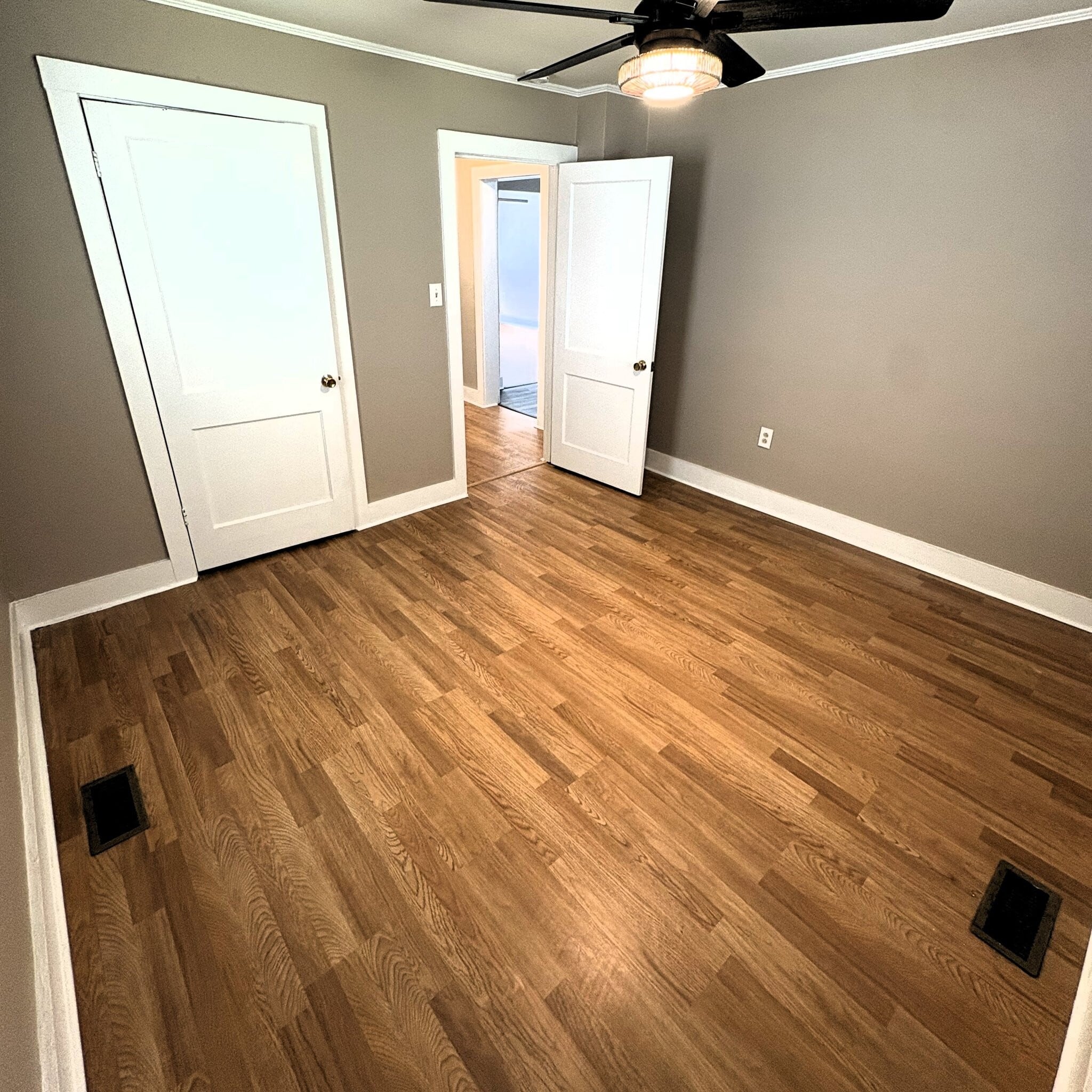 Building Photo - 1603 Pratt Ave NE