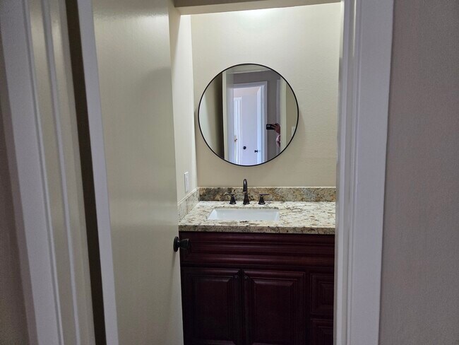 Building Photo - 8530 Lake Crystal Dr