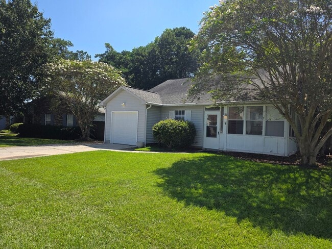 Building Photo - For Rent – 3 Bedroom, 2 Bath Home with Gar...