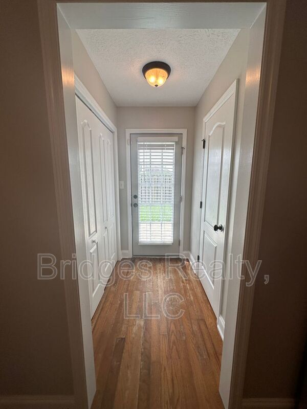 Building Photo - 900 Bryan Cir
