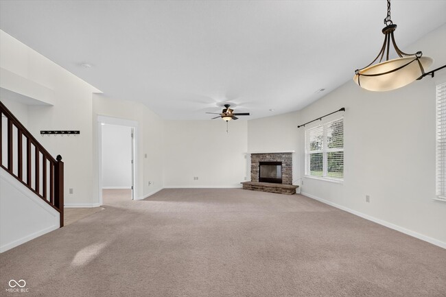 Building Photo - 793 N Crystal Dr