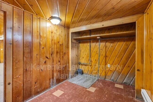 Building Photo - 12 E 250 N