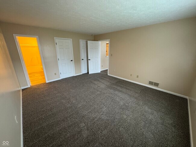 Building Photo - 4012 Jason Ave