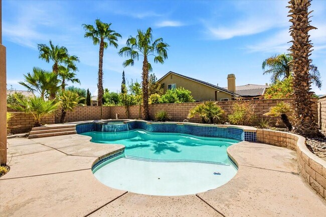 Building Photo - 37559 Durwent Dr