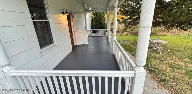 Building Photo - 967 Columbia St