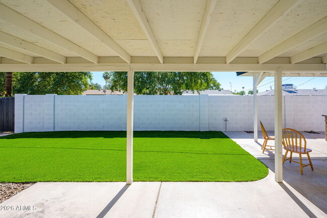 Building Photo - 903 W Missouri Ave