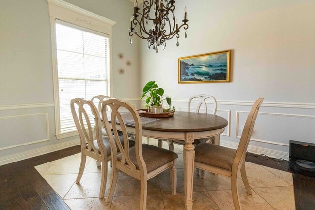 Building Photo - Beautiful 3 bedroom/2 Bathroom Home in Dog...