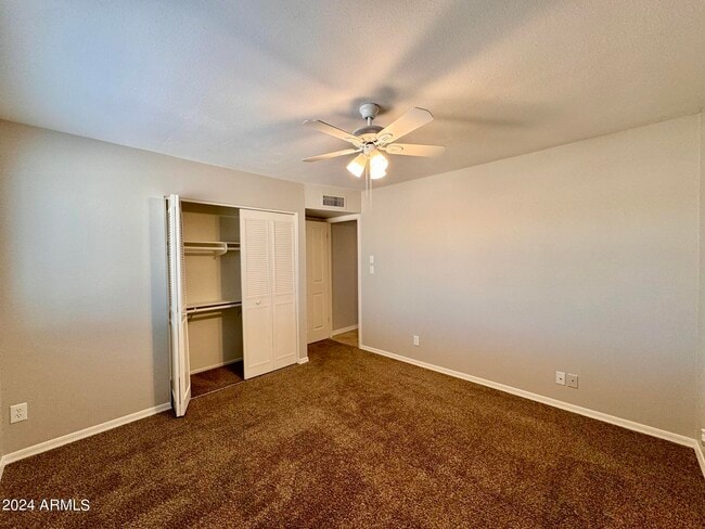 Building Photo - 10628 S 44th Pl