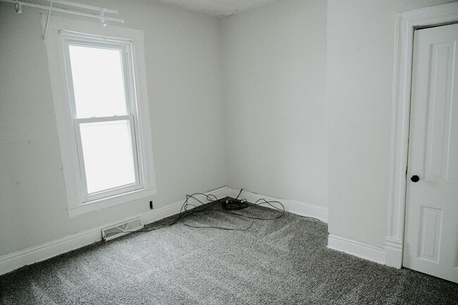 Building Photo - 2441 Templeton St