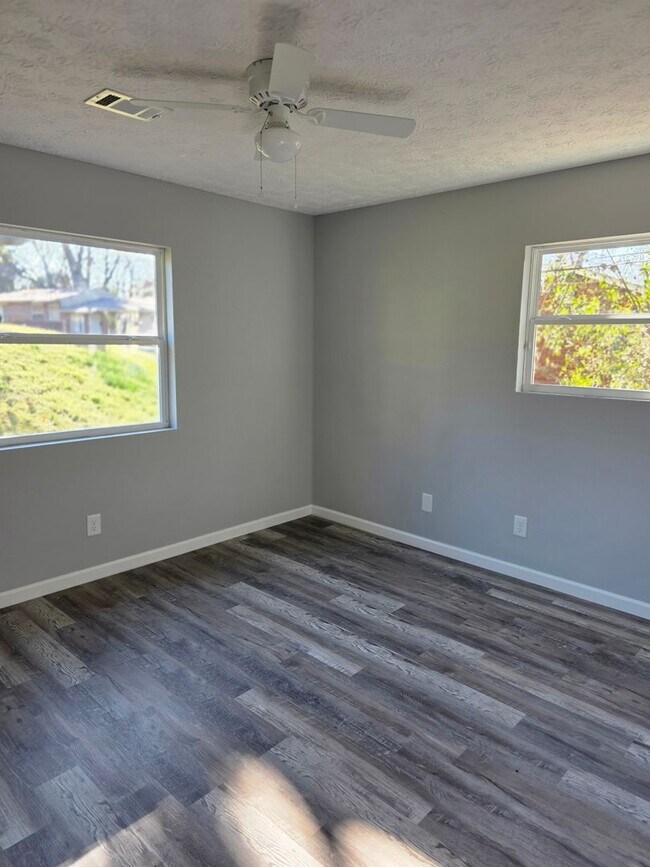 Building Photo - Ragland